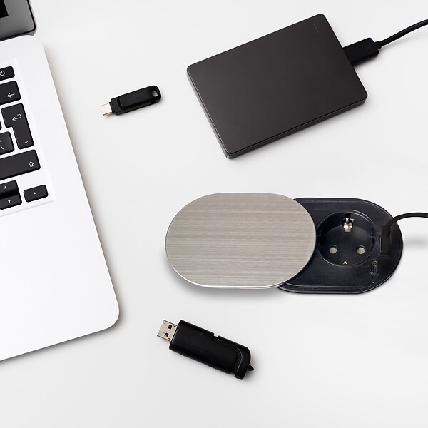 EMUCA - Multiconnecteur Vertikal Flat 60, diamètre 60mm, 1 x prise Schuko, 1 x USB Type A, 1 x USB Type C, Acier et Plastique, Acier inoxydable - large