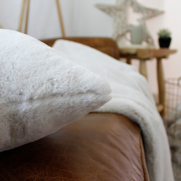 C MA DECO - Coussin décoratif effet fourrure RABBIT réversible - large
