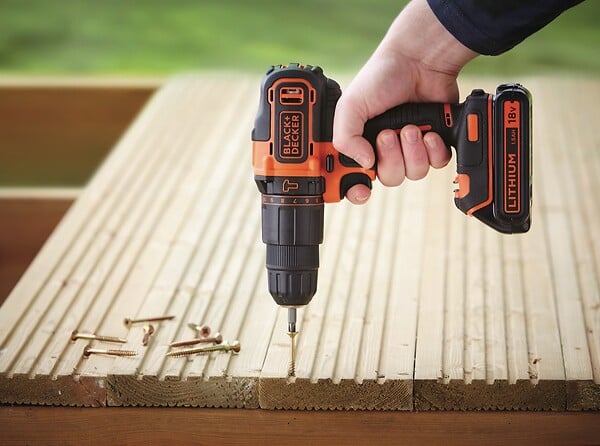 BLACK+DECKER - Bdchd18-qw Perceuse à Percussion Sans Fil - 18 V - 1,5 Ah - 2 Vitesses - 1 Batterie - Chargeur Inclus - large