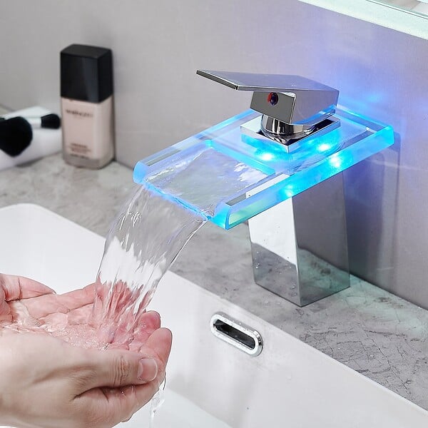 SANIVERRE - Robinet mitigeur bec cascade à LED lumineuses SOLEO Chrome brillant - large