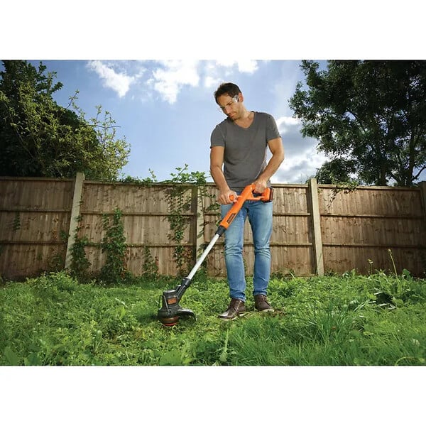 BLACK+DECKER - Coupe bordure sans fil AFS 18V 25CM - BLACK+DECKER - avec 1 batterie 18V 1.5Ah + chargeur - ST1823-QW - large