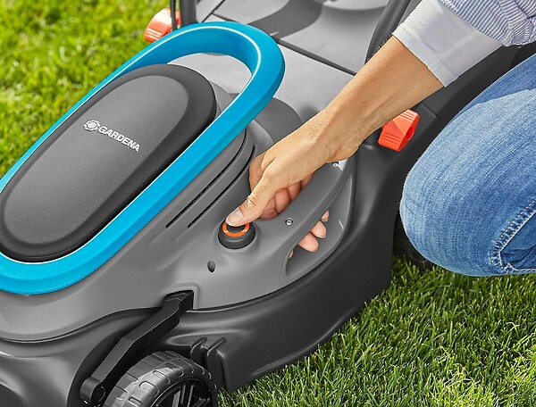 GARDENA - Tondeuse électrique PowerMax 32/1200 G2 - Coupe Ø 32 cm - jusqu'à 300m² - large