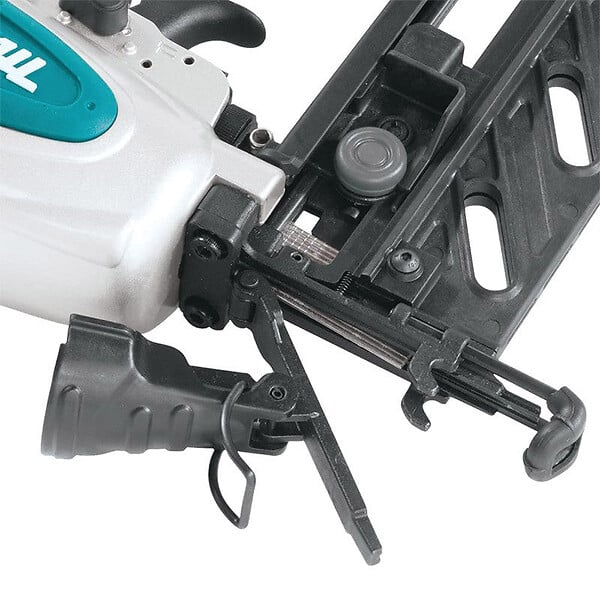 MAKITA - Cloueur pneumatique MAKITA AF601 8,3 bar 25 à 64 mm - large
