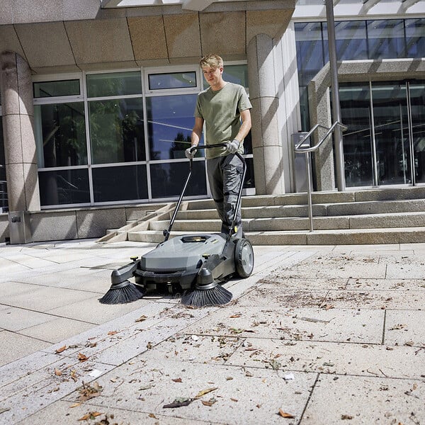 KARCHER PRO - Balayeuse autotractée 2 balais KM 70/20 C 2SB - KÄRCHER PRO - 1.517-131.0 - large
