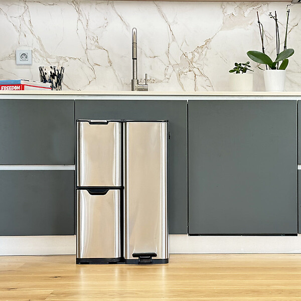 KITCHEN MOVE - Poubelle pédale tri sélectif HAJA argent 60L - large
