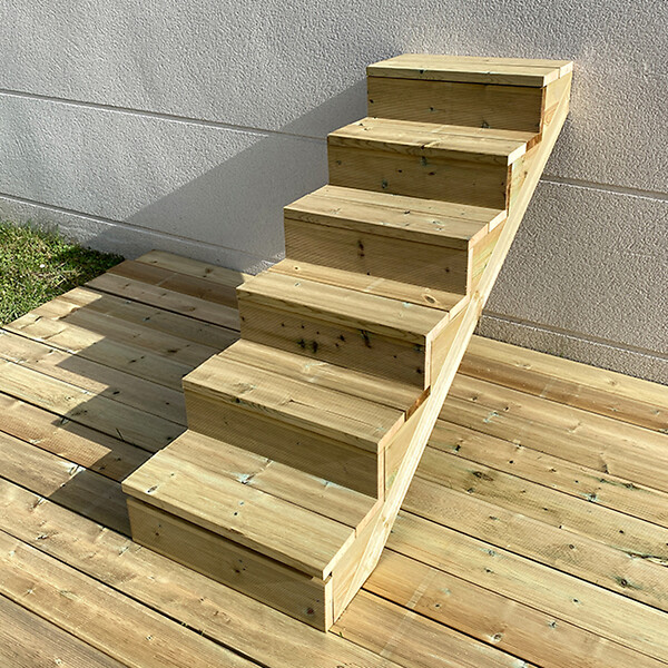 VINUOVO - BERLIN Escalier extérieur bois 6 marches H 105cm L-60cm - avec contre marche - large