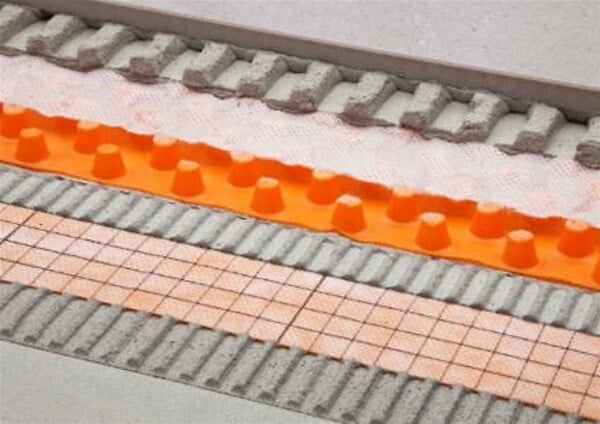 SCHLUTER - Natte de désolidarisation et de drainage DITRA DRAIN 8 - Largeur: 1000 mm - rouleau de 12,5 ML- réf : DITRA-DRAIN812M - SCHLUTER - large