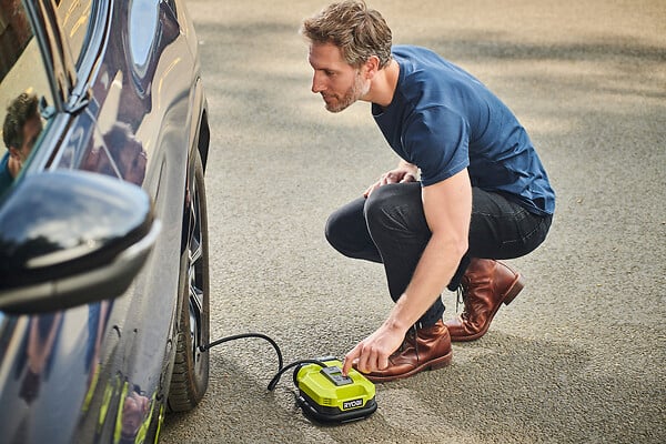 RYOBI - Gonfleur-compresseur sans fil 18V - 11 bars - Numérique - large