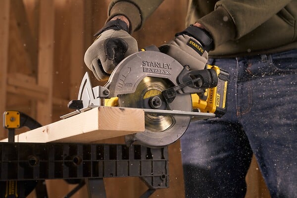 STANLEY Fatmax - Scie circulaire sans fil - SFMCS500B - 18V - Vendue sans batterie - large