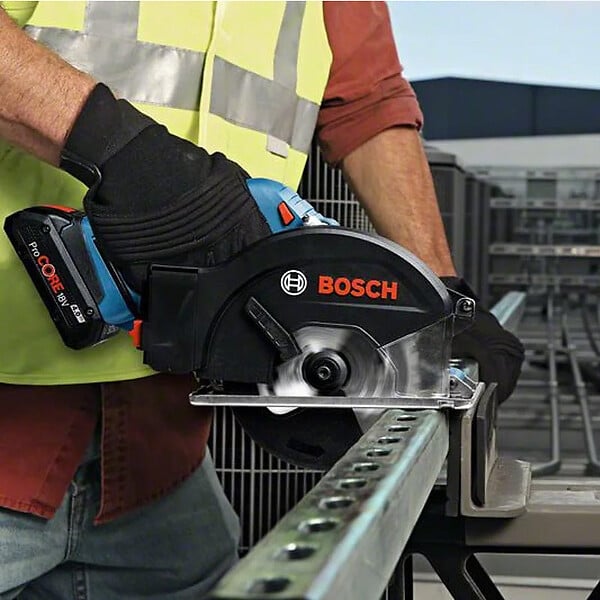BOSCH - Scie circulaire Métal 136mm BOSCH GKM 18V-50 solo L-Boxx - large