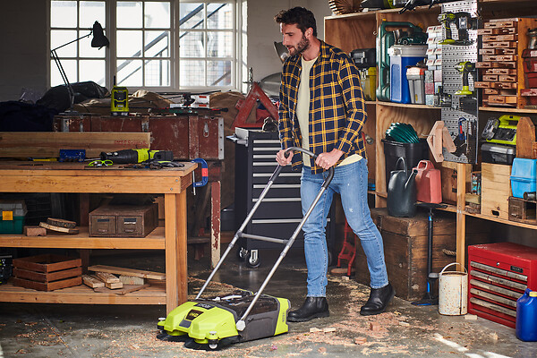 RYOBI - Balayeuse sans fil 18V - 53cm - Bac 17 L - large