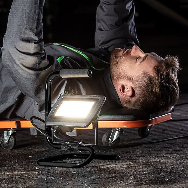 NEO TOOLS - Projecteur portable NEO TOOLS 99-063 SMD 50W - large