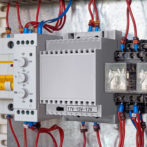 EXTEL - Kit Visiophone filaire connecté Extel Code Connect avec digicode intégré et son transformateur RAIL DIN - large