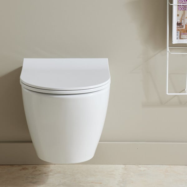 PLANETE BAIN - Cuvette WC suspendu sans bride semi carénée Samara, abattant slim frein de chute déclipsable - large