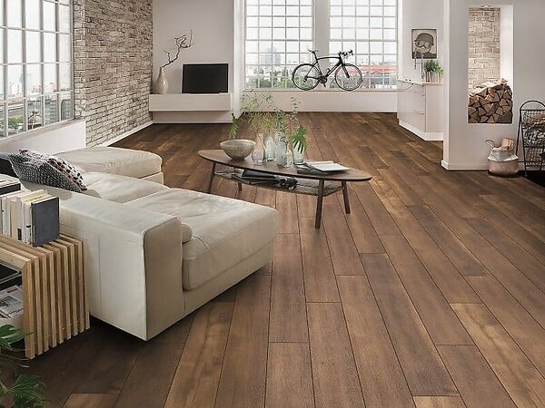 FORESTEA - Sol stratifié effet parquet – 8 mm – boîte de 9 lames - 2,22 m2 – EH AQUAFIT8 K224 PURE+ Wild West Oak - large