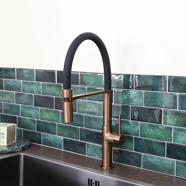 ESSEBAGNO - Magneto mitigeur évier à douchette mobile cuivre brossé - large