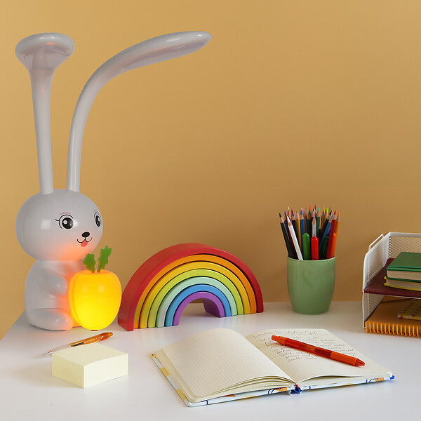COREP - Lampe de bureau LED ABS - Forme lapin - Blanc - 3 intensités - large
