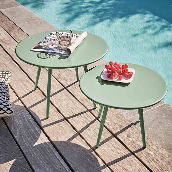 OVIALA - Table basse de jardin ronde en métal vert sauge 40 cm - Palavas - large