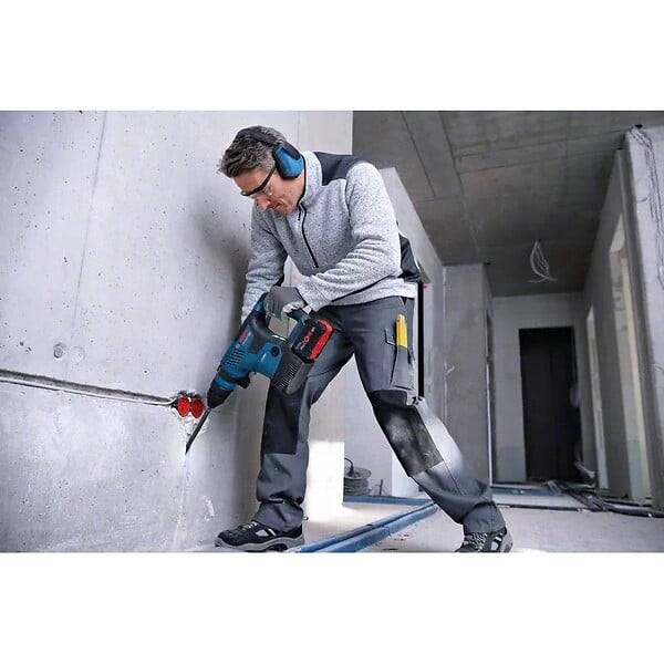 BOSCH - Perforateur SDSPlus sansfil Biturbo Bosch GBH 18V34 CF 18 V sans batterie ni chargeur  coffret - large