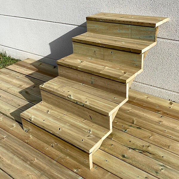 VINUOVO - BERLIN Escalier extérieur bois 5 marches H 88cm L-80cm - avec contre marche - large