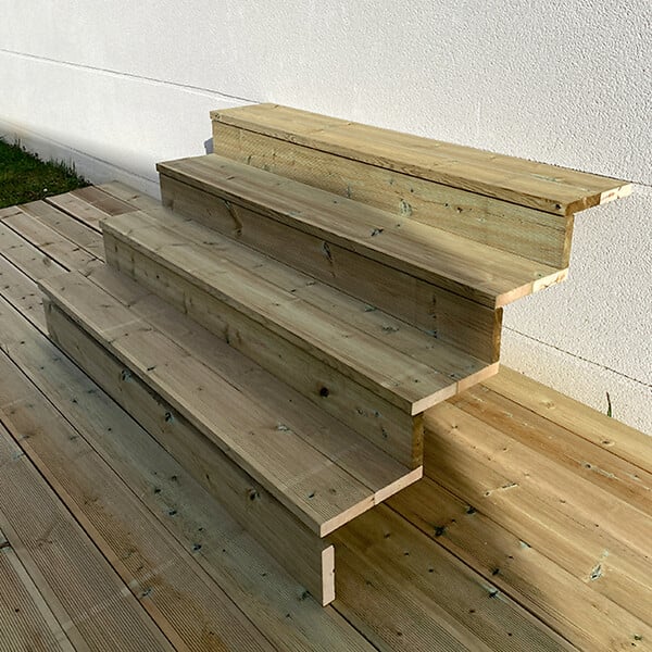 VINUOVO - BERLIN Escalier extérieur bois 4 marches H 71cm L-160cm - avec contre marche - large