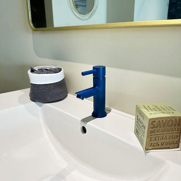 ESSEBAGNO - Luisa mitigeur lave-mains bleu eau chaude et froide - large