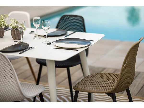 JARDILINE - Table de jardin rectangulaire en aluminium blanc Corfou avec 4 chaises Malte - 4 places - Jardiline - large