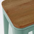 OVIALA - Lot de 4 tabourets de bar en métal mat vert gris et bois - Indus - vignette