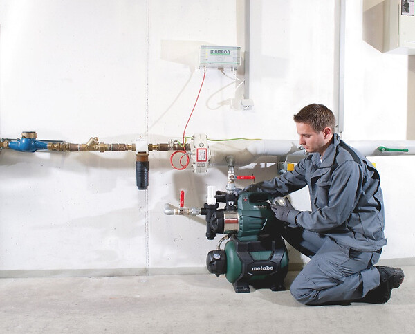 METABO - Surpresseur avec réservoir HWWI 4500/25 Inox - 1300W - hauteur de refoulement max. 48m - large