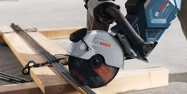 BOSCH - Tronçonneuse à lame carbure GCS 18V-230 Cut&Grind -  - sans batterie, ni chargeur - 06013B0000 - large