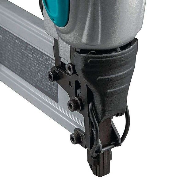 MAKITA - Cloueur pneumatique MAKITA AF506 8 bar 50mm - large