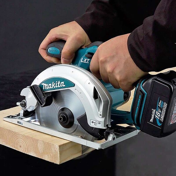 MAKITA - Scie Circulaire MAKITA DHS680ZJ 18 V Li-ion Ø 165 mm (vendu sans batterie) - large