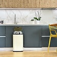 KITCHEN MOVE - Poubelle automatique inox LARGO crème 42L - vignette