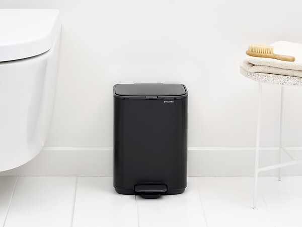 BRABANTIA - Poubelle à pédale 4L - Acier - Noir Mat - large