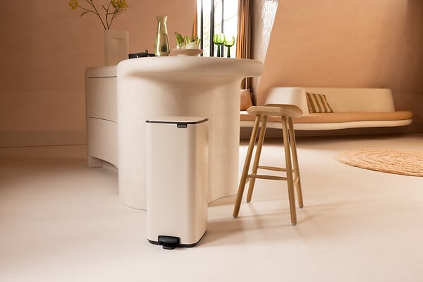 BRABANTIA - Poubelle à pédale acier - Soft Beige - 30 L - large