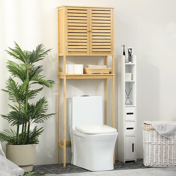 KLEANKIN - Meuble WC meuble dessus toilettes style cosy dim. 60L x 23l x 173H cm portes à lattes étagère bambou MDF aspect bois clair - large