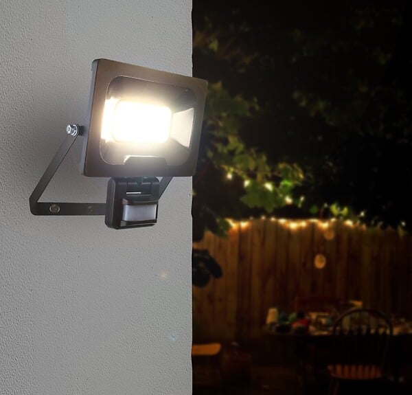 ARLUX - Projecteur Mural NINO 30W 2400lm - Detecteur de Mouvement - Noir - large