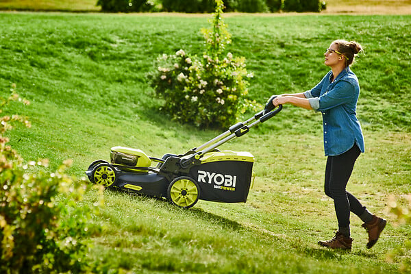 RYOBI - Tondeuse autotractée à batterie RY36LMXSP46A-160 - L.46cm - 36V - large