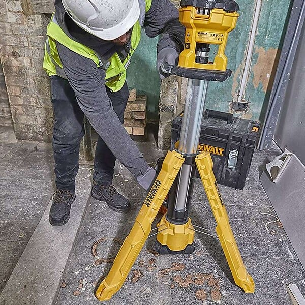 DEWALT - Projecteur de chantier DEWALT DCL079 avec Trépied 18V XR (vendu sans batterie) - large