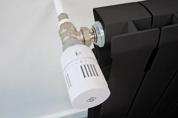 CENTRALE BRICO - Robinet thermostatique T303 équerre universel en laiton blanc - large