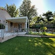 INTERSUN - Pergola rétractable HYLIA 4,50x4,109 M Motorisé à Télécommande (Motorisé à Télécommande + LED - Mixte : Armature Gris anthracite structuré RAL7016ST / Lames Blanc satiné RAL9010) - vignette