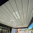 INTERSUN - Pergola bioclimatique SPINELLE 4,50x3,062 M Double vérin à Télécommande (Double vérin à Télécommande + LED - Mixte : Armature Gris anthracite structuré RAL7016ST / Lames Blanc satiné RAL9010) - vignette