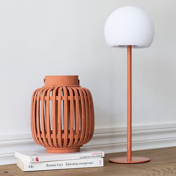 HAPPY GARDEN - Lampe LED à poser terracotta ISIS - large