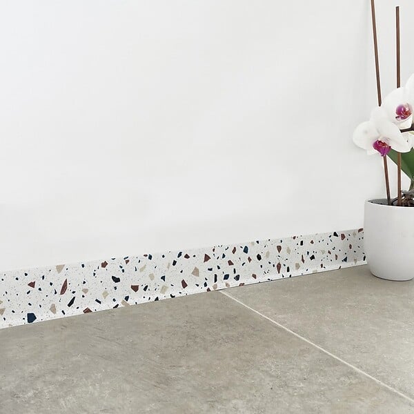 99DECO - Plinthes PVC adhésives décoratives pour sol - Lot de 25 - 200x8 cm (50m) Blanc - Terrazzo - large