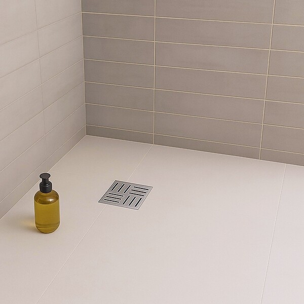 SANIVERRE - DOMEO Caniveau de douche carré motif quadrillé 12 x 12 cm siphon anti-odeurs, drainage 36l/min, h. réglable - large
