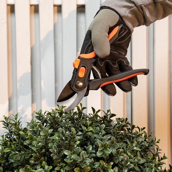 BLACK+DECKER - Sécateur de jardin Lame en Acier Trempé 20.3cm - Ciseaux de Jardin Coupe 13mm Plantes, Haies et Fleurs  Black&Decker - large