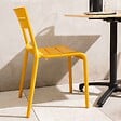 OVIALA - Chaise de terrasse en plastique jaune clair - Paname - vignette