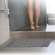 5 FIVE SIMPLY SMART - Tapis de bain caillebotis en diatomite gris 59x39cm - vignette