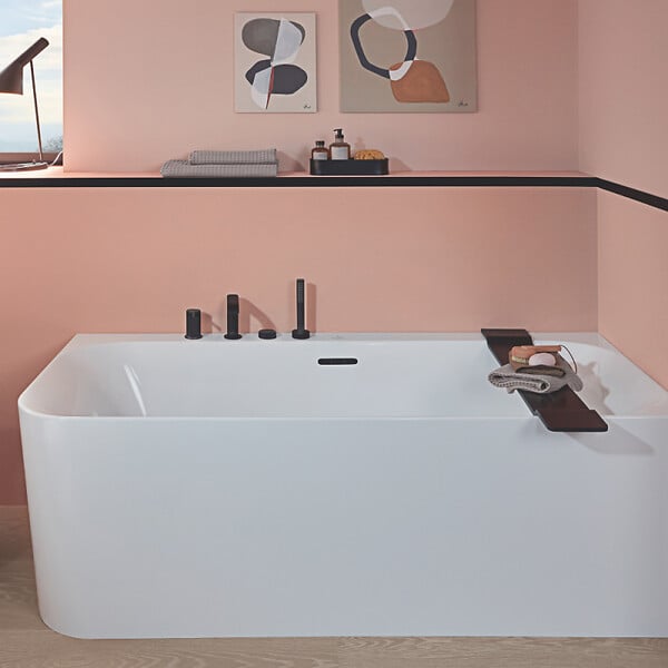 VILLEROY ET BOCH - Baignoire semi-îlot d'angle Loop & Friends version gauche avec bonde blanche et trop-plein chromé - large