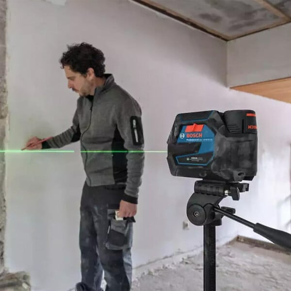 BOSCH - Laser combiné  BOSCH GCL 12V-50-22 CG + Support RM 20 + Batterie GBA 12V 2.0Ah en L-Boxx - large